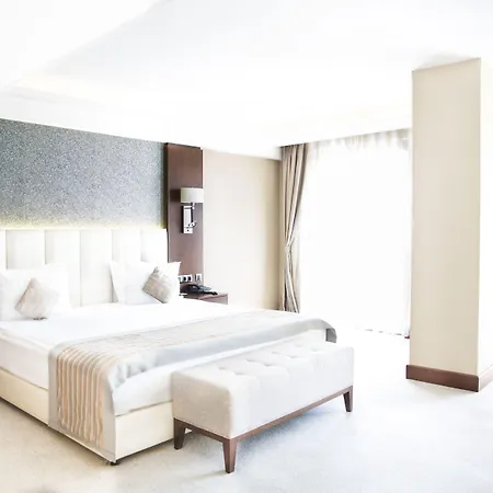 Hotel Grand Aras & 4*