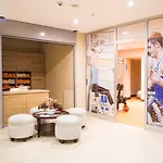 Grand Aras & Hotel