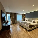 Hotel Grand Aras & 4*