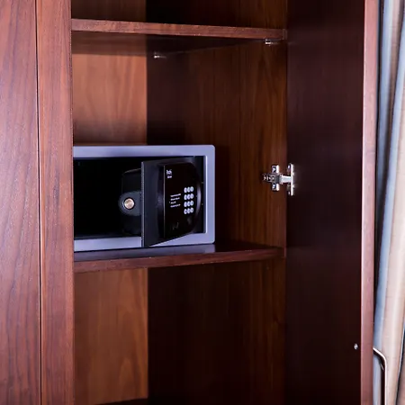 Otel Grand Aras & 4*