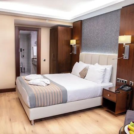 Hotel Grand Aras &