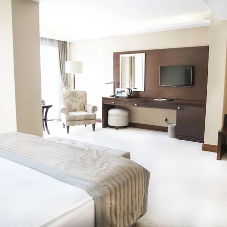 Hotel Grand Aras & 4*
