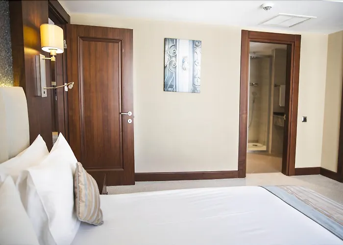 وأجنحة غراند أراس